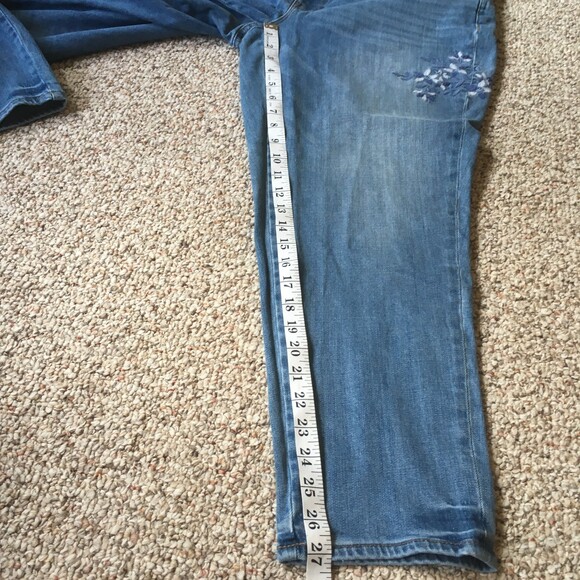 Talbots Flawless Girlfriend Jeans Size 16 16W Embroidered Cropped Denim Capris - Picture 10 of 12
